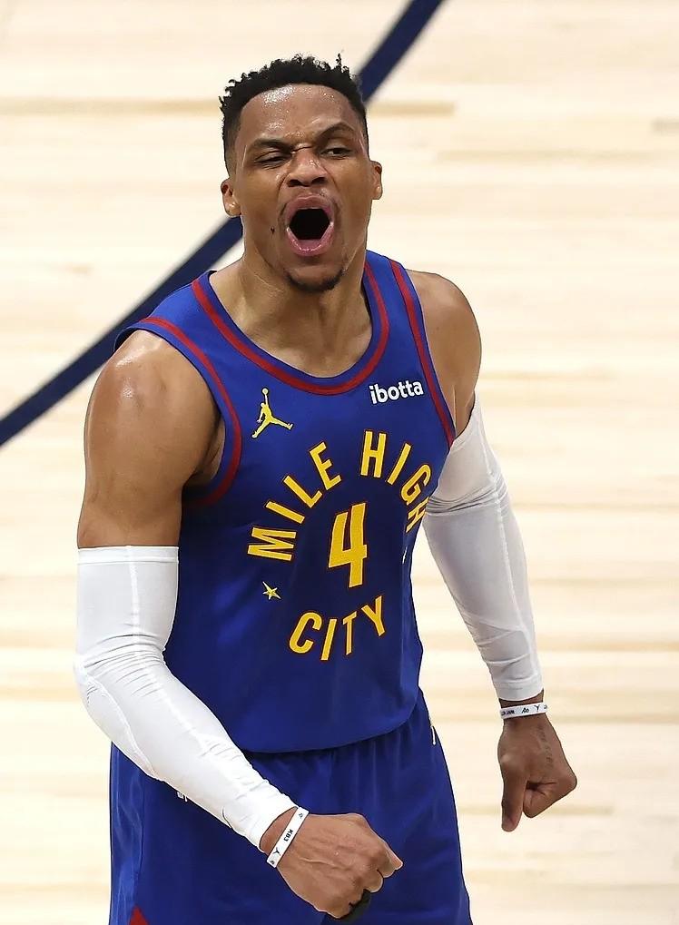 爱游戏体育-包含Karsa连续五场比赛得分超过重要助攻，掘金不断突破！气势如虹延续的词条